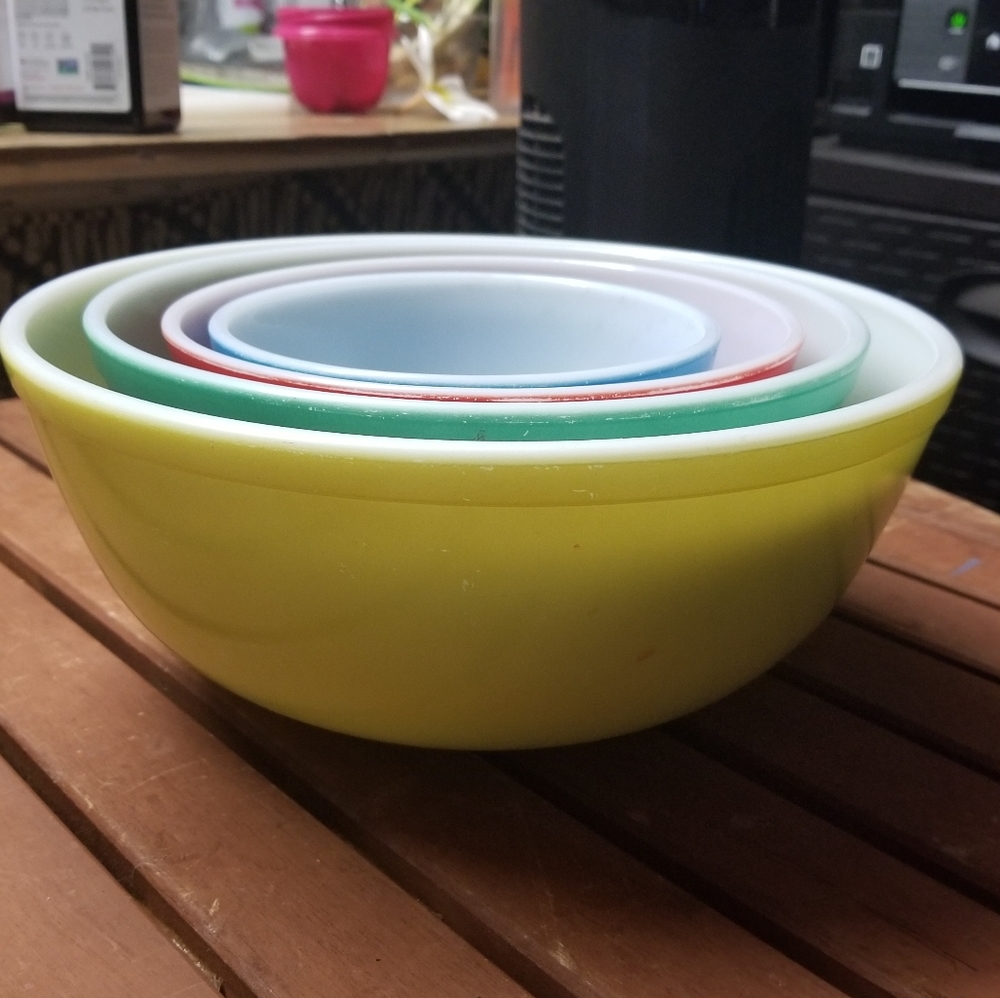 Vintage Pyrex Primary Colors Nesting Mixing Bowls